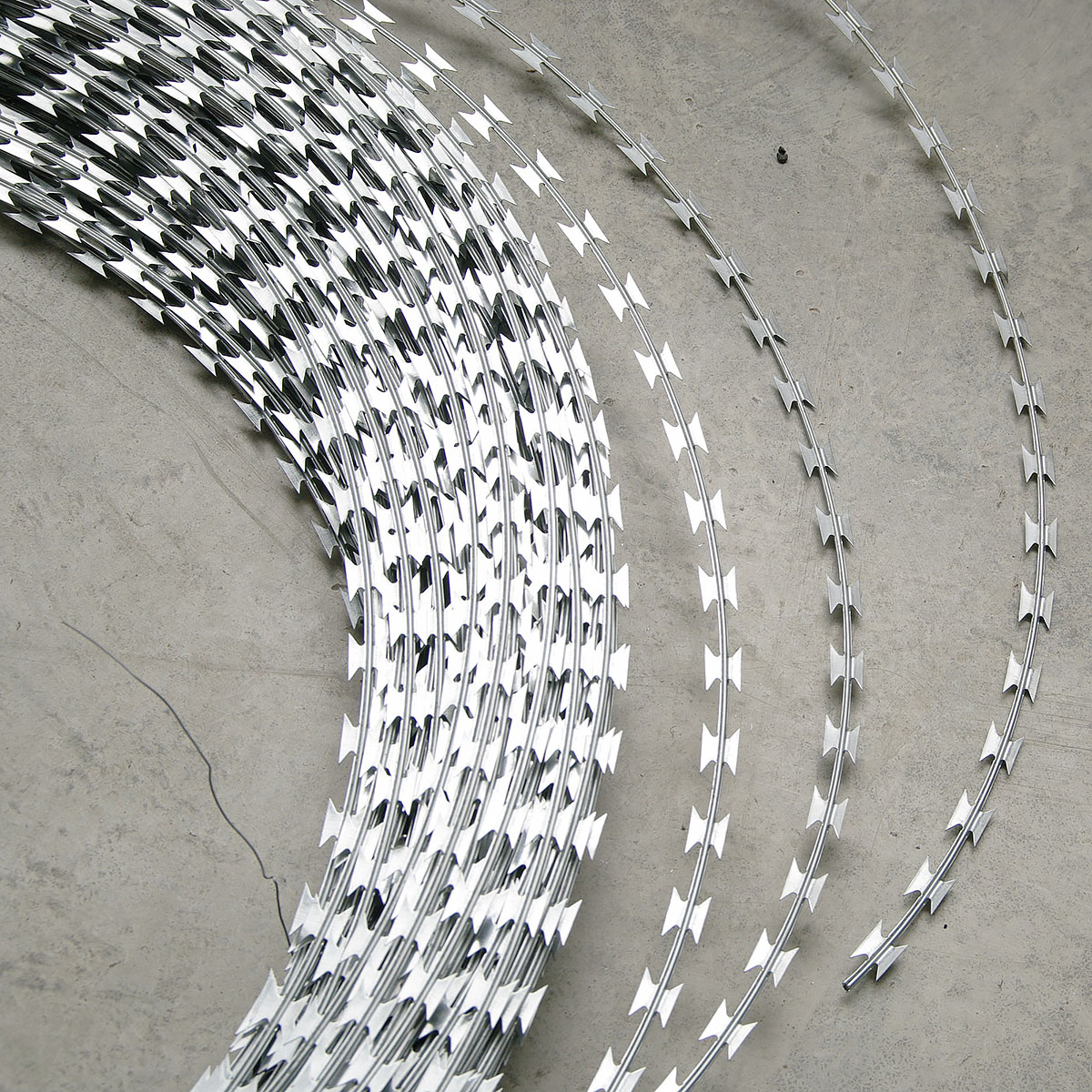 Drut ostrzowy prosty rolka 200 mb