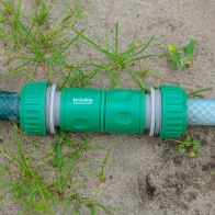 Nypel do łączenia dwóch szybkozłączek